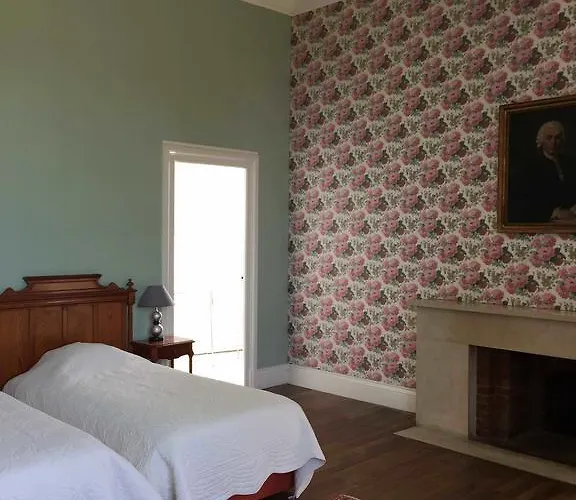 Chateau De Piedouault בית נופש *