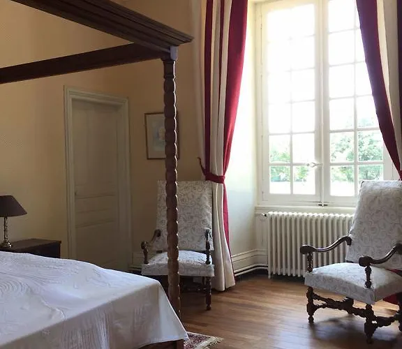 בית נופש Chateau De Piedouault *